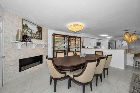 Condo in Dunedin, Florida, 2 bedrooms  № 2266991 - photo 25