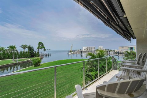 Condo in Dunedin, Florida, 2 bedrooms  № 2266991 - photo 15