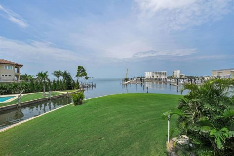 Condo in Dunedin, Florida, 2 bedrooms  № 2266991 - photo 14