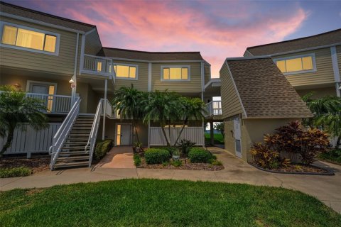 Condo in Dunedin, Florida, 2 bedrooms  № 2266991 - photo 2
