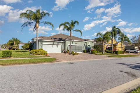 House in Sun City Center, Florida 2 bedrooms, 139.63 sq.m. № 1581765 - photo 1