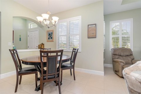 House in Sun City Center, Florida 2 bedrooms, 139.63 sq.m. № 1581765 - photo 10