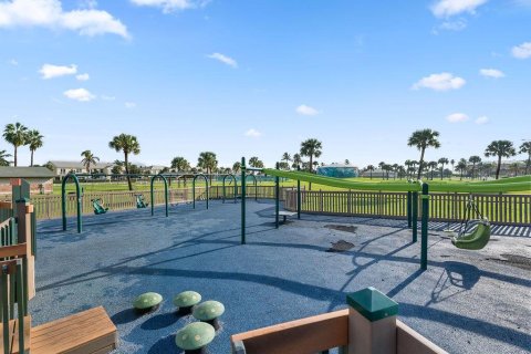Villa ou maison à vendre à St. Lucie, Floride: 3 chambres, 195.84 m2 № 2417764 - photo 19