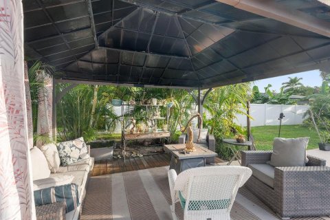 Villa ou maison à vendre à St. Lucie, Floride: 3 chambres, 195.84 m2 № 2417764 - photo 14