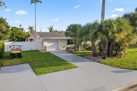 Villa ou maison à vendre à St. Lucie, Floride: 3 chambres, 195.84 m2 № 2417764 - photo 2