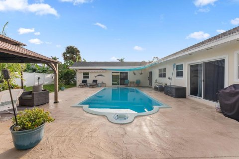 Villa ou maison à vendre à St. Lucie, Floride: 3 chambres, 195.84 m2 № 2417764 - photo 16