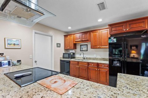 Villa ou maison à vendre à St. Lucie, Floride: 3 chambres, 195.84 m2 № 2417764 - photo 23