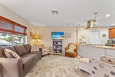 Villa ou maison à vendre à St. Lucie, Floride: 3 chambres, 195.84 m2 № 2417764 - photo 21