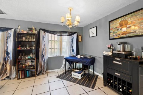 House in Orlando, Florida 3 bedrooms, 140.65 sq.m. № 1904240 - photo 15