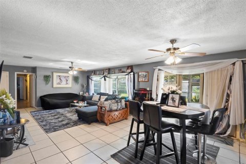 House in Orlando, Florida 3 bedrooms, 140.65 sq.m. № 1904240 - photo 12
