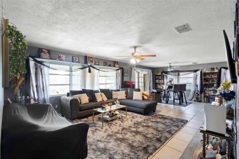 House in Orlando, Florida 3 bedrooms, 140.65 sq.m. № 1904240 - photo 14