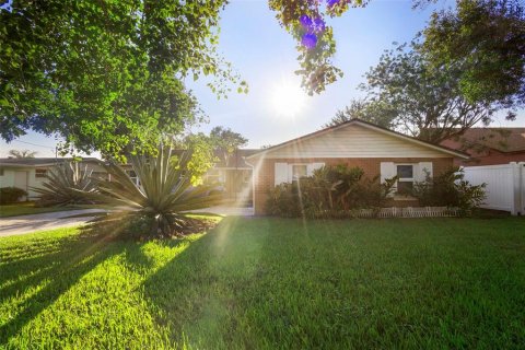 House in Orlando, Florida 3 bedrooms, 140.65 sq.m. № 1904240 - photo 2