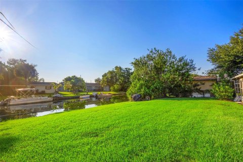 House in Orlando, Florida 3 bedrooms, 140.65 sq.m. № 1904240 - photo 19