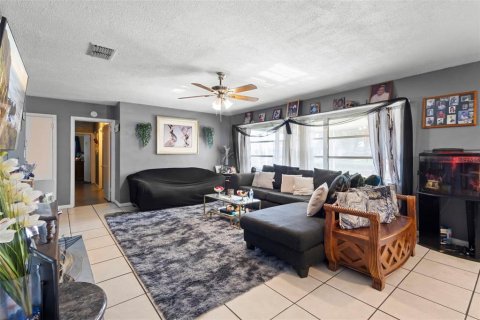 House in Orlando, Florida 3 bedrooms, 140.65 sq.m. № 1904240 - photo 13