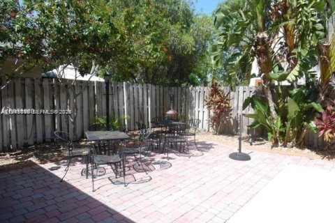 House in Sunrise, Florida 4 bedrooms, 175.21 sq.m. № 1999895 - photo 9