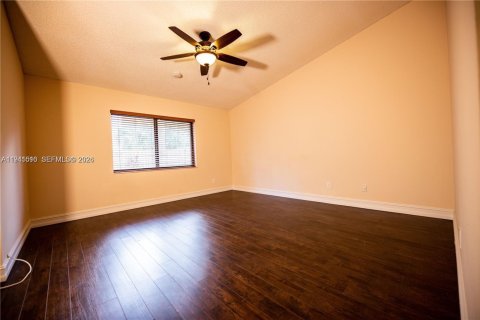 House in Sunrise, Florida 4 bedrooms, 175.21 sq.m. № 1999895 - photo 5