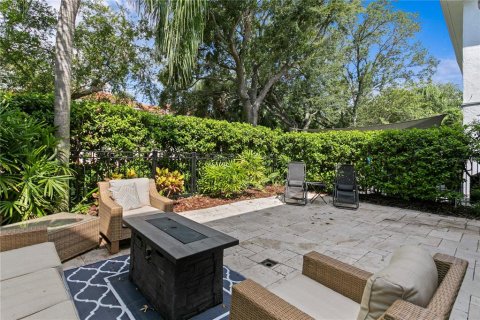 Casa en venta en Tampa, Florida, 4 dormitorios, 266.26 m2 № 1822990 - foto 15