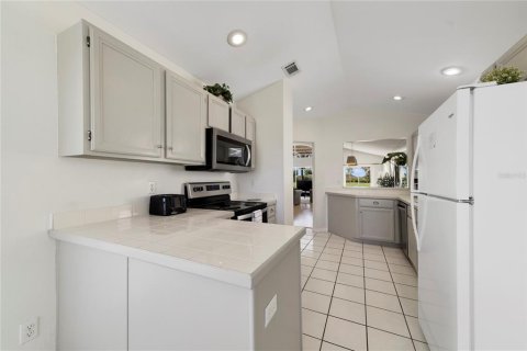 Villa ou maison à vendre à Haines City, Floride: 4 chambres, 212.19 m2 № 2226326 - photo 12