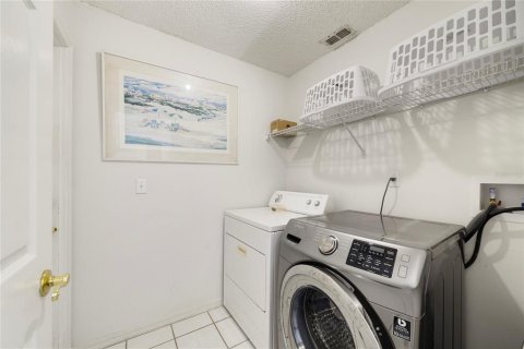 Villa ou maison à vendre à Haines City, Floride: 4 chambres, 212.19 m2 № 2226326 - photo 13