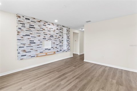 Villa ou maison à vendre à New Port Richey, Floride: 4 chambres, 252.32 m2 № 2215388 - photo 13
