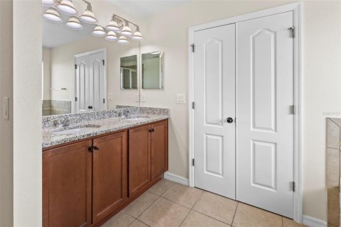 Villa ou maison à vendre à New Port Richey, Floride: 4 chambres, 252.32 m2 № 2215388 - photo 28