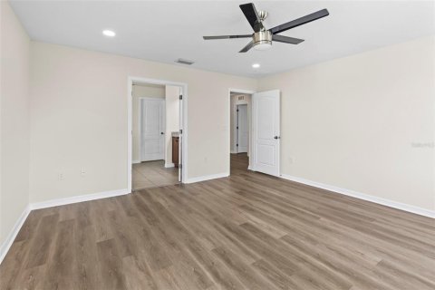 Villa ou maison à vendre à New Port Richey, Floride: 4 chambres, 252.32 m2 № 2215388 - photo 25