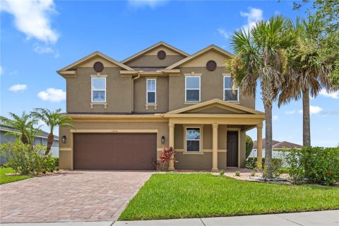 House in New Port Richey, Florida 4 bedrooms, 252.32 sq.m. № 2215388