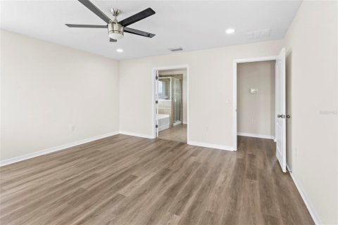 Villa ou maison à vendre à New Port Richey, Floride: 4 chambres, 252.32 m2 № 2215388 - photo 24