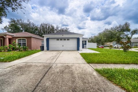 House in Seffner, Florida 3 bedrooms, 120.4 sq.m. № 2287345