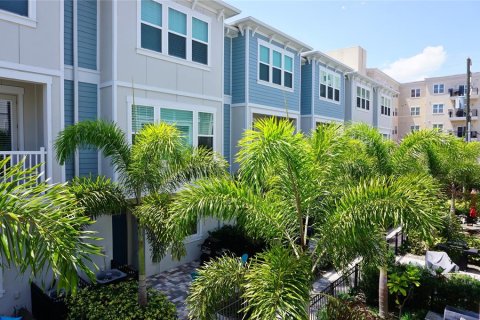 Снять в аренду таунхаус в Сент-Питерсберг, Флорида 6 комнат, 165.27м2, № 1845121 - фото 5