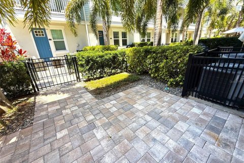 Снять в аренду таунхаус в Сент-Питерсберг, Флорида 6 комнат, 165.27м2, № 1845121 - фото 26