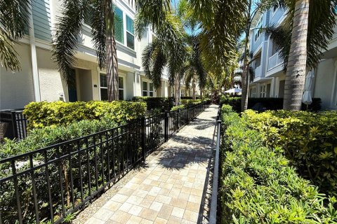 Снять в аренду таунхаус в Сент-Питерсберг, Флорида 6 комнат, 165.27м2, № 1845121 - фото 25