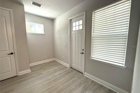 Снять в аренду таунхаус в Сент-Питерсберг, Флорида 6 комнат, 165.27м2, № 1845121 - фото 6