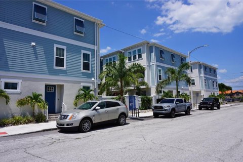 Снять в аренду таунхаус в Сент-Питерсберг, Флорида 6 комнат, 165.27м2, № 1845121 - фото 30