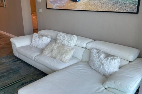 Condo in Hollywood, Florida, 2 bedrooms  № 1231337 - photo 1