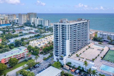 Condo in Pompano Beach, Florida, 2 bedrooms  № 2177346 - photo 3
