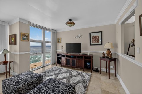 Condo in Pompano Beach, Florida, 2 bedrooms  № 2177346 - photo 19