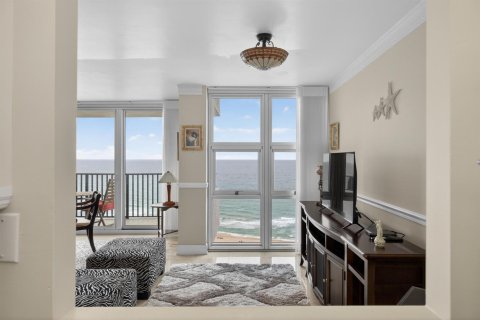 Condo in Pompano Beach, Florida, 2 bedrooms  № 2177346 - photo 24
