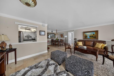 Condo in Pompano Beach, Florida, 2 bedrooms  № 2177346 - photo 16