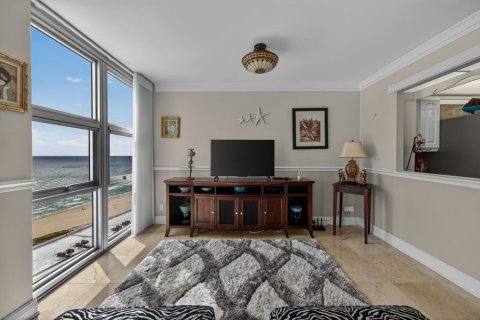 Condo in Pompano Beach, Florida, 2 bedrooms  № 2177346 - photo 18