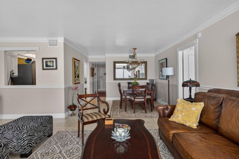 Condo in Pompano Beach, Florida, 2 bedrooms  № 2177346 - photo 17