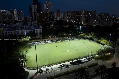 Condominio en venta en Sunny Isles Beach, Florida, 2 dormitorios, 68.75 m2 № 2012335 - foto 20