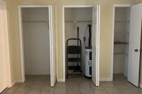 Снять в аренду квартиру в Брэндон, Флорида 1 спальня, 74.32м2, № 1720816 - фото 12