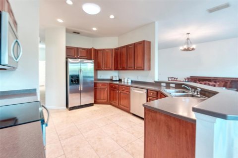 House in Poinciana, Florida 3 bedrooms, 212.56 sq.m. № 1591473 - photo 13