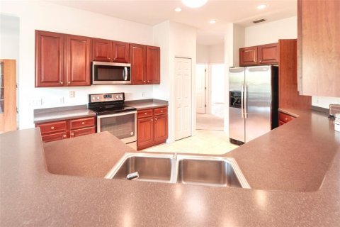 House in Poinciana, Florida 3 bedrooms, 212.56 sq.m. № 1591473 - photo 12