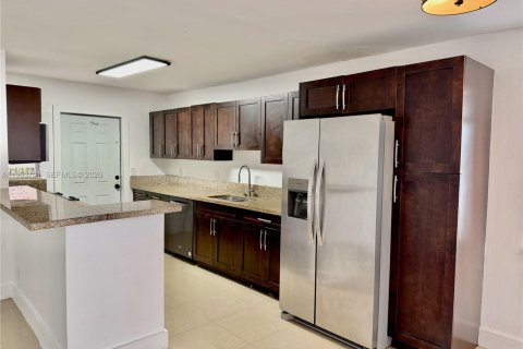 Condominio en alquiler en Fort Lauderdale, Florida, 3 dormitorios, 111.11 m2 № 2025396 - foto 8