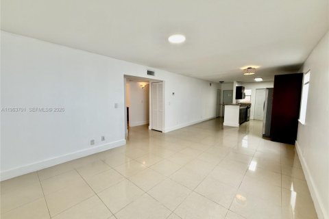 Condominio en alquiler en Fort Lauderdale, Florida, 3 dormitorios, 111.11 m2 № 2025396 - foto 14