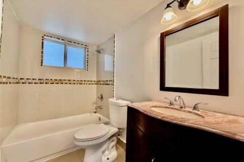 Condominio en alquiler en Fort Lauderdale, Florida, 3 dormitorios, 111.11 m2 № 2025396 - foto 19