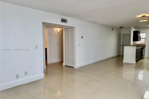 Condominio en alquiler en Fort Lauderdale, Florida, 3 dormitorios, 111.11 m2 № 2025396 - foto 15