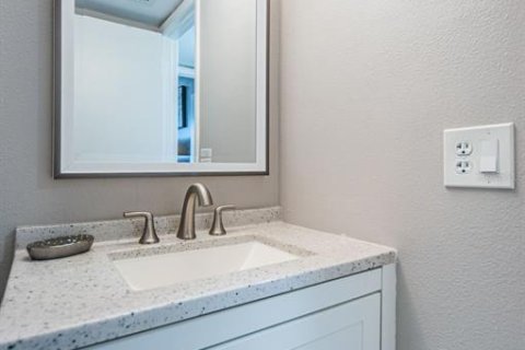 Condo in Saint Petersburg, Florida, 2 bedrooms  № 1114104 - photo 19